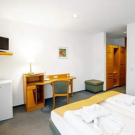 Garni Zwickau-mosel Hotel 3*
